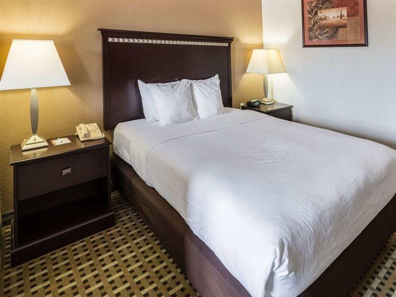 Quality Suites Burleson - Ft Worth Eksteriør billede