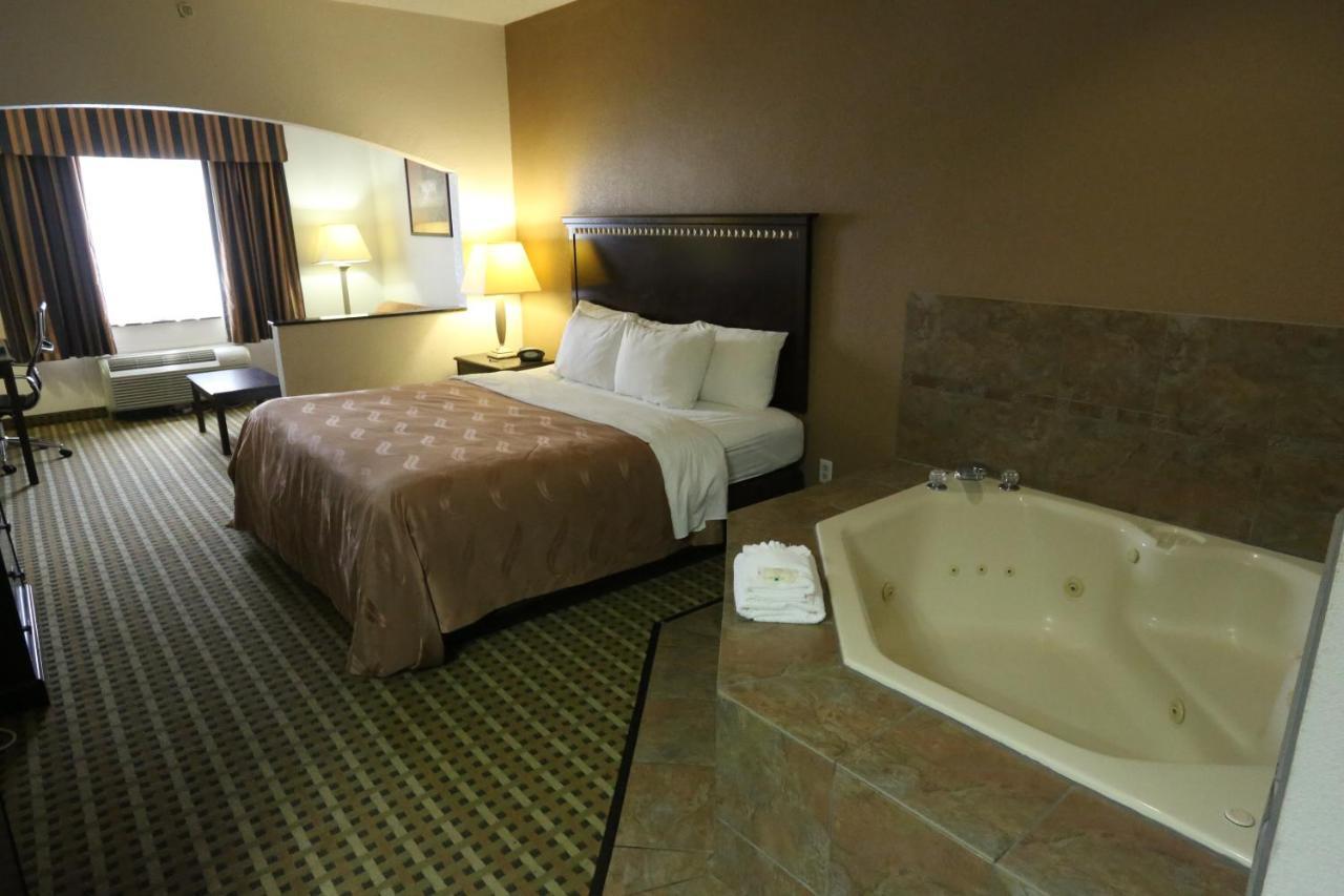 Quality Suites Burleson - Ft Worth Eksteriør billede