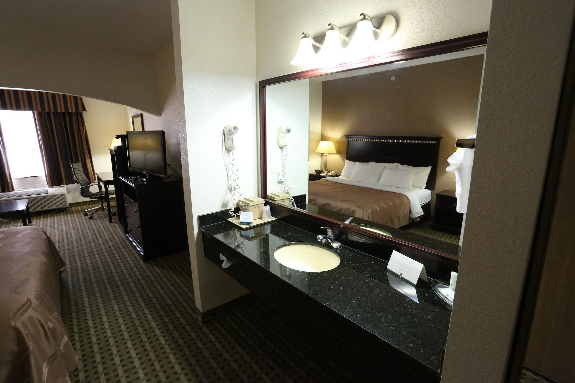 Quality Suites Burleson - Ft Worth Eksteriør billede