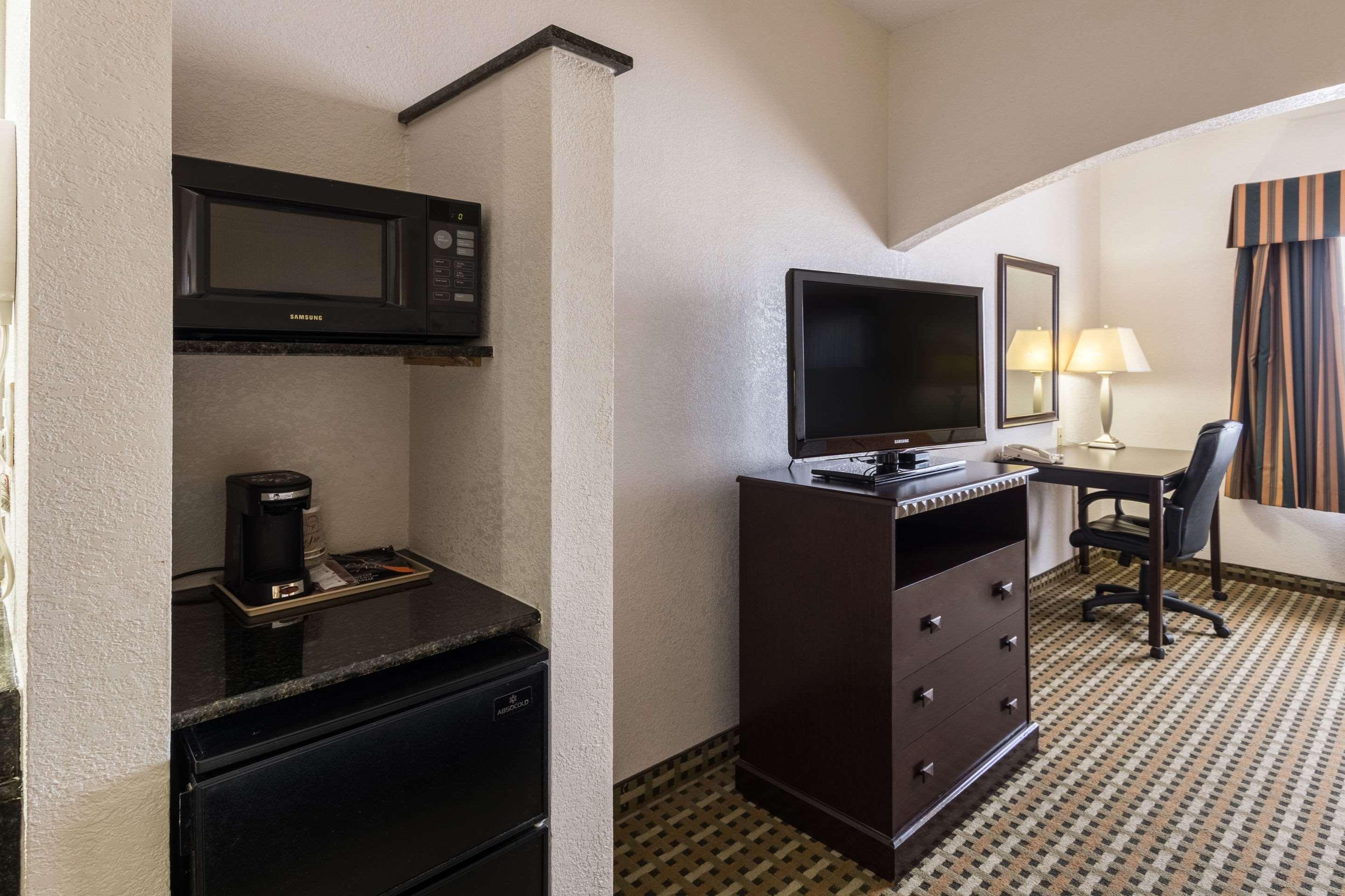 Quality Suites Burleson - Ft Worth Eksteriør billede