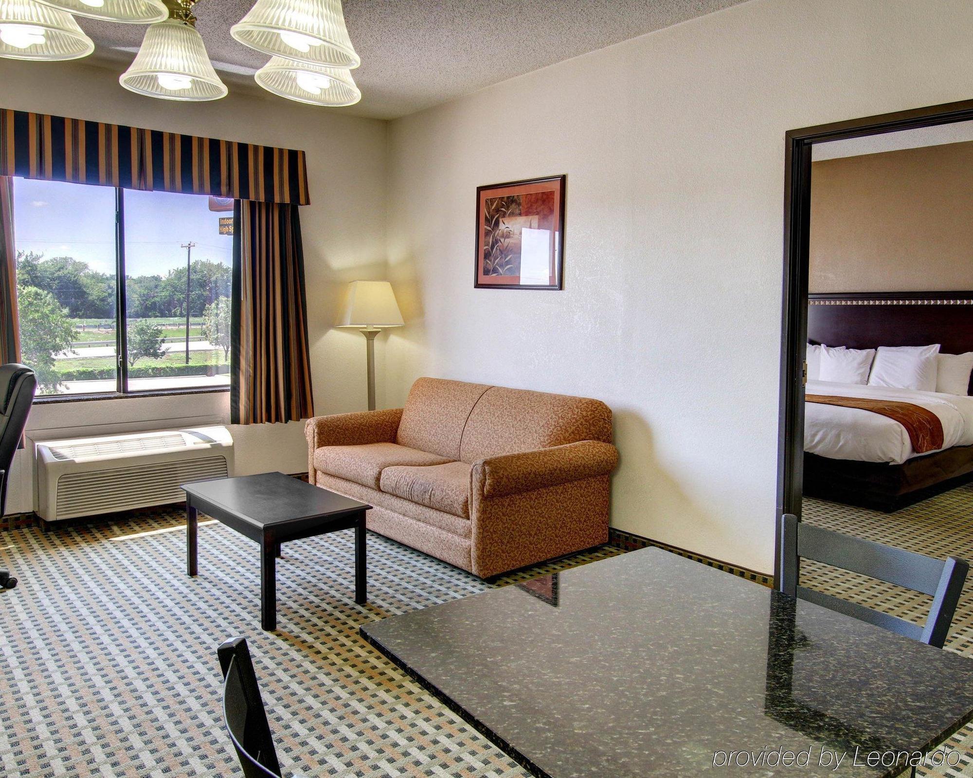 Quality Suites Burleson - Ft Worth Eksteriør billede